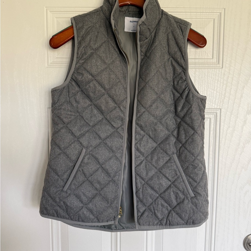 2 for $10 sale: Old navy quilted gray puffer vest - S